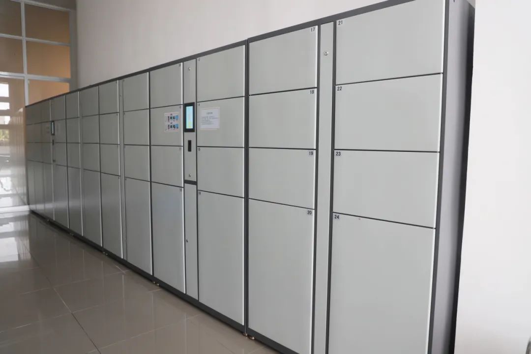 電子寄存柜  位置：游客中心左側